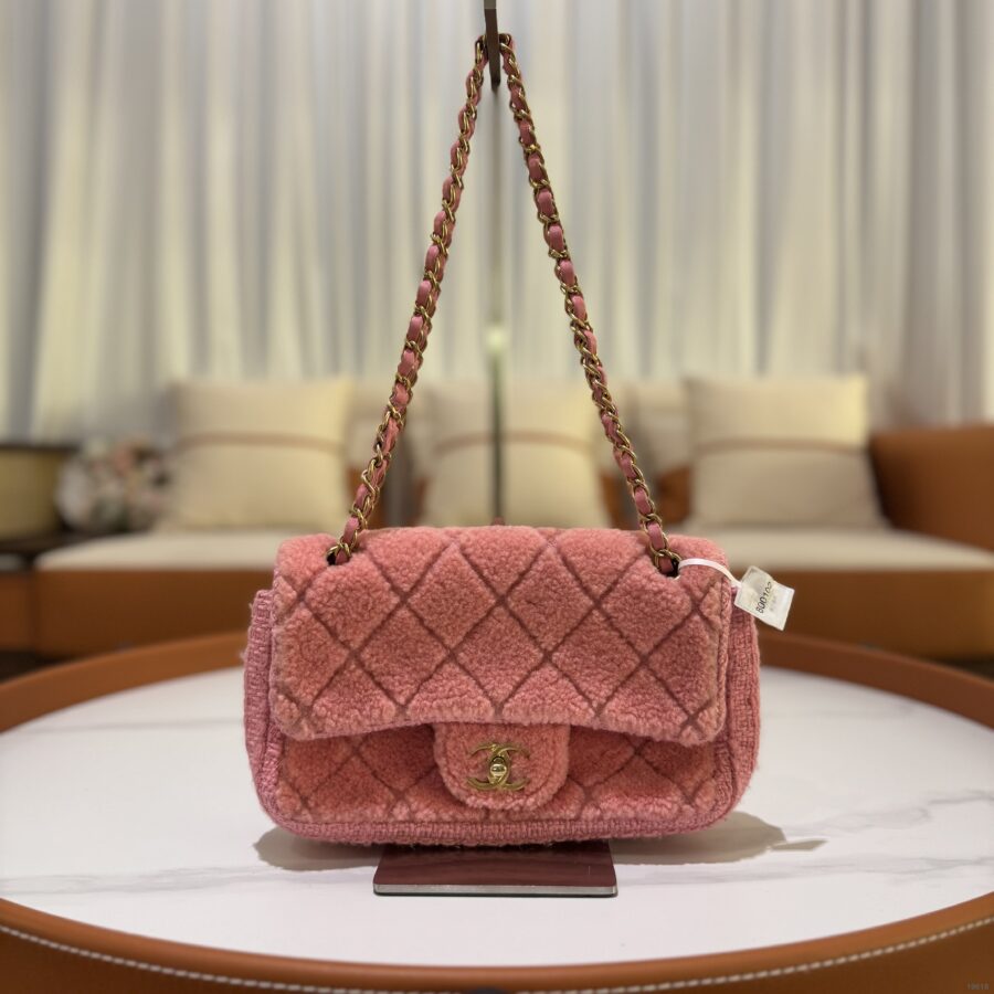 Chanel handbag pink – front view