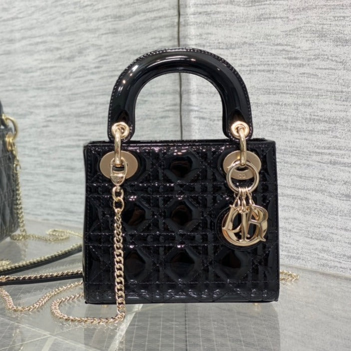 Designer handbag black – front view