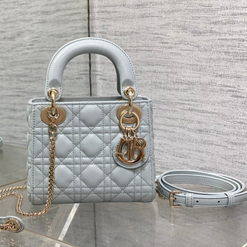 Designer handbag blue – front view