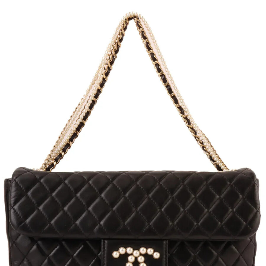 Chanel Shoulder Bag black – front view