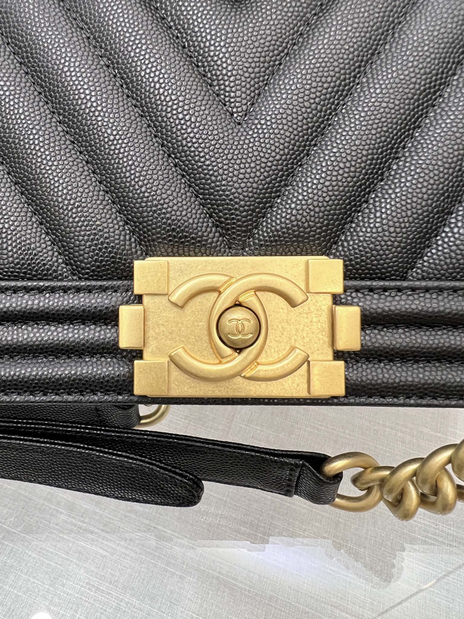 BOY BAG Medium 25 Black Chevron Caviar Ruthenium Hardware