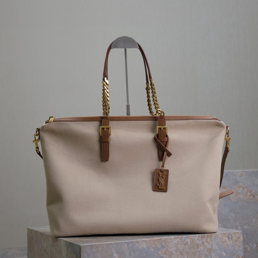Designer handbag white – front view