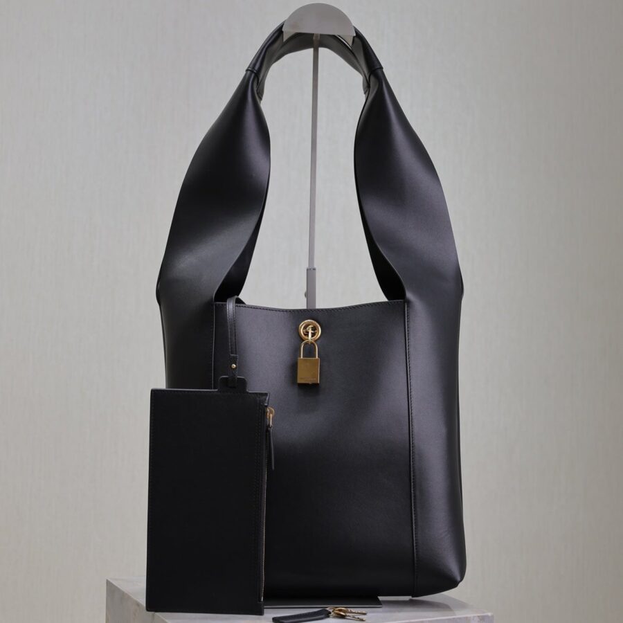 Designer Hobo black bag – front view